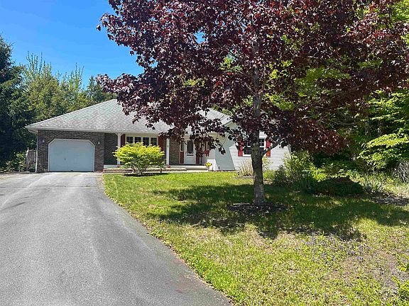 3rd image of 6 Ainsley Ct