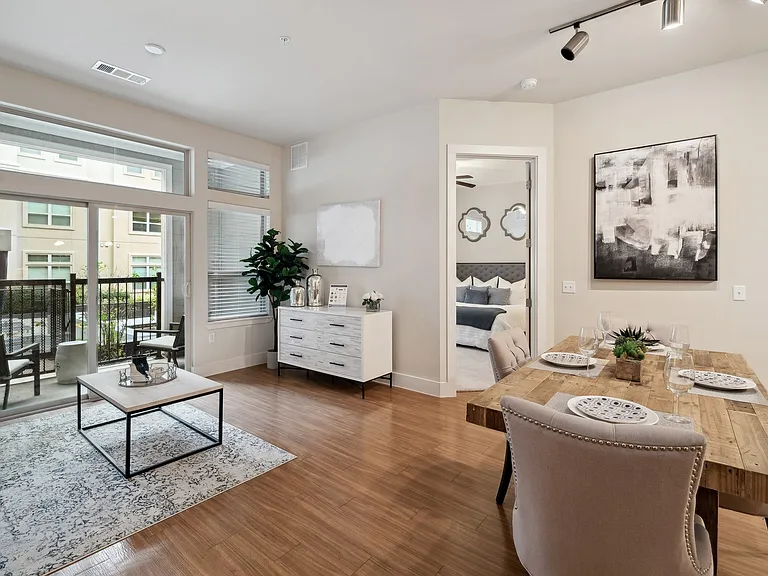 Ridgegate_interior_dining living