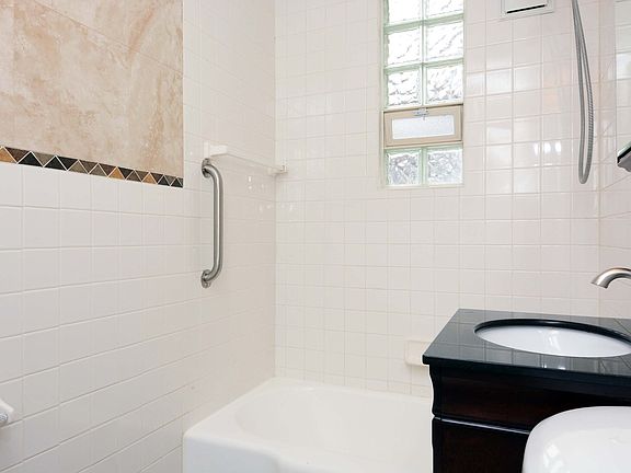 5th image of 738 Watson Ave #1