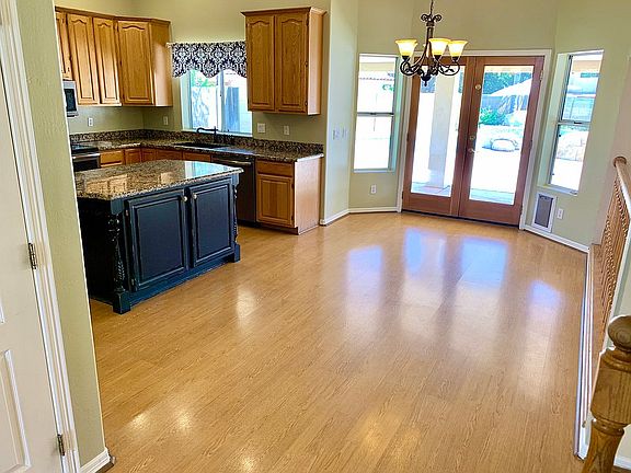 Kitchen & dining
