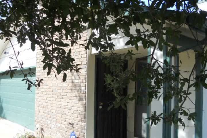 2nd image of 2103 Carousel Dr
