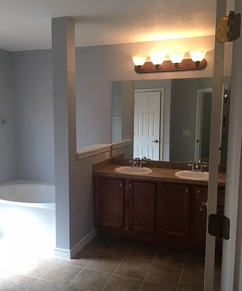 Master Bath Also has separate shower