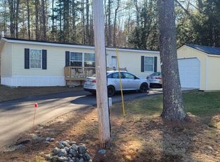 109 Pineland Dr, Winthrop, ME 04364