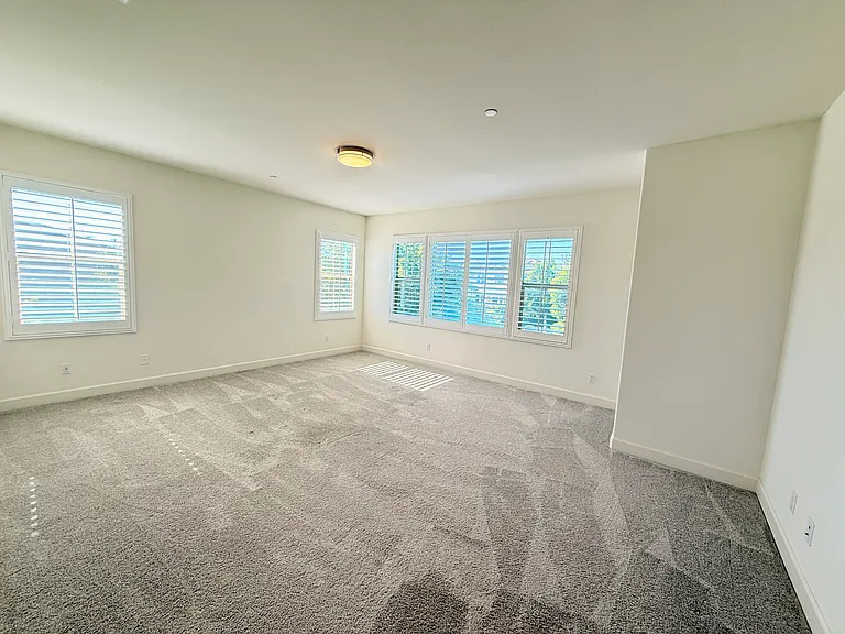 2751 E Agrarian St — Photo 22