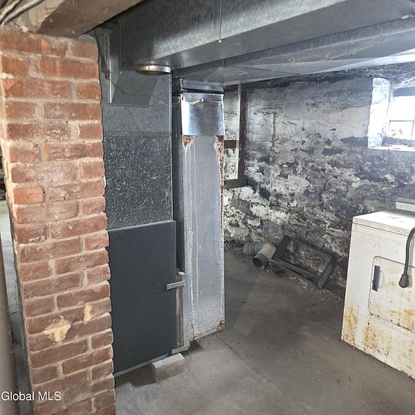 5th image of 627 Nott Street