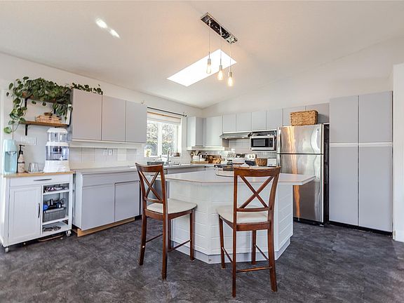 4th image of 56 Porter Rd