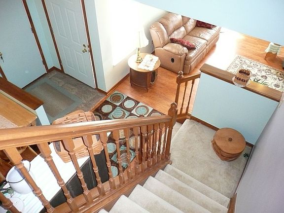 3rd image of 534 Brickstone Dr