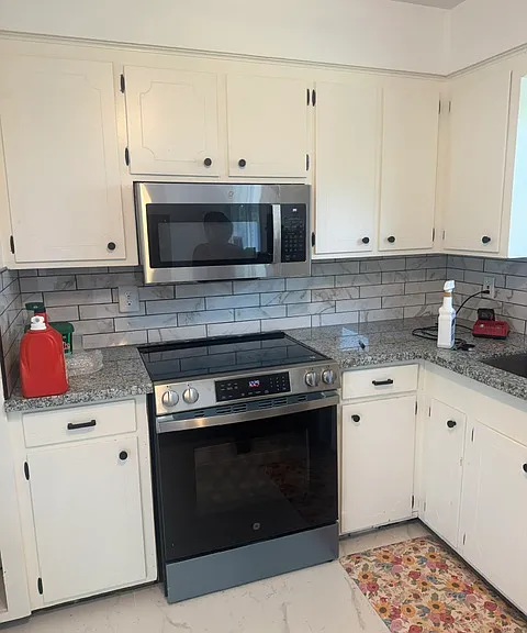 Complete Kitchen Modernization: New ELECTRIC STOVE, New MICROWAVE OVEN, NEW LG REFRIGERATOR and REAL AUTHENTIC GRANITE COUNTER TOP!