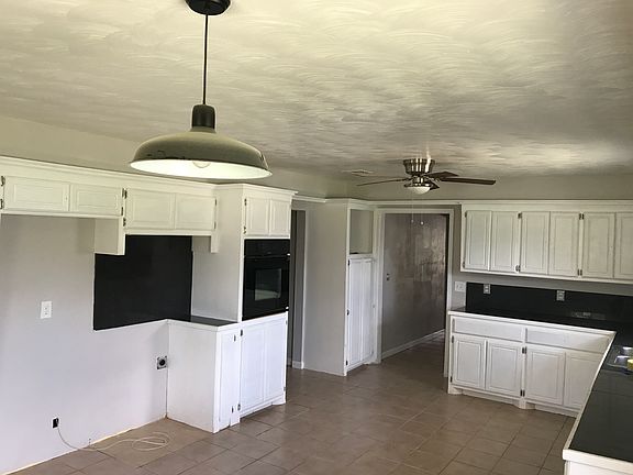 4th image of 16901 Winding Creek Dr