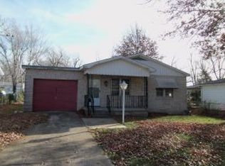 829 Vermont Ave, Joplin, MO 64801