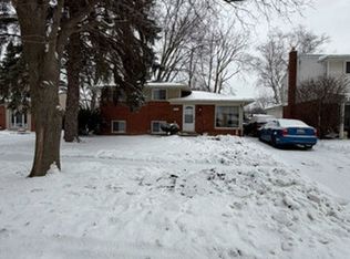 9807 Katherine St, Taylor, MI 48180