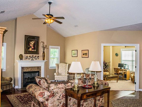 4th image of 310 Hidden Creek Cir Unit 3