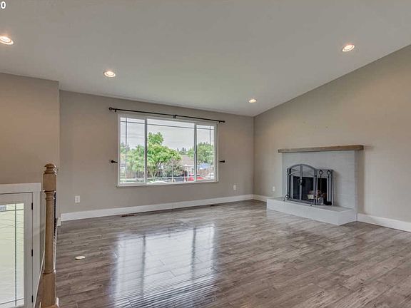 4th image of 3606 NE 150th Ave