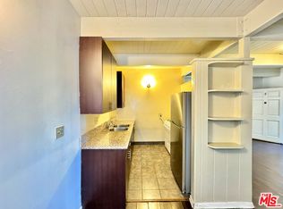 451 S Oakhurst Dr APT 6, Beverly Hills, CA 90212