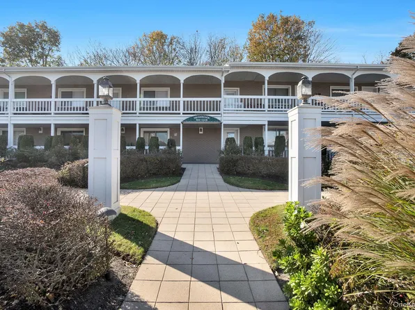 62 Canoe Place Road #513/5, Hampton Bays, NY 11946