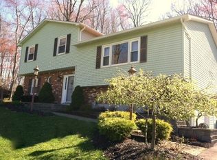 218 Old Sylvan Lake Rd, Hopewell Junction, NY 12533