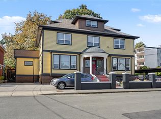 1064 Beverley Pl, Victoria, BC V8S 3Z8