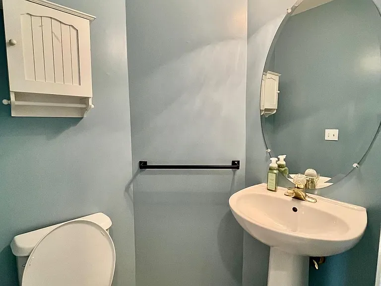 7504 Lamoyne Ct — Photo 23