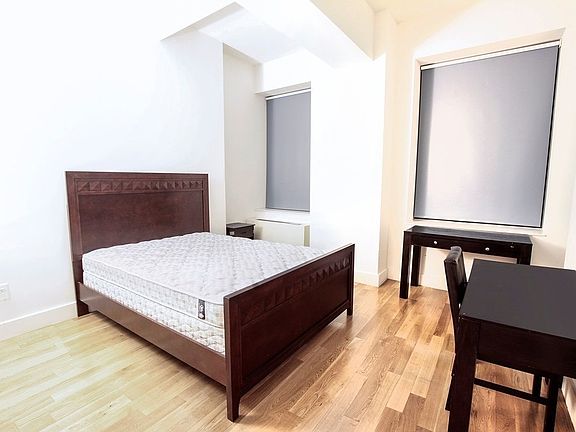 3rd image of 99 John St APT 606