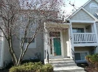 2737 Shelly Ln, Aurora, IL 60504