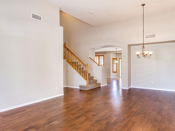 Clarendon - 14711 (4)