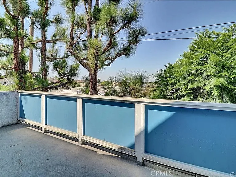 1200 Gaviota Ave #305 — Photo 3