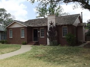 1102 W 11th St, Plainview, TX 79072