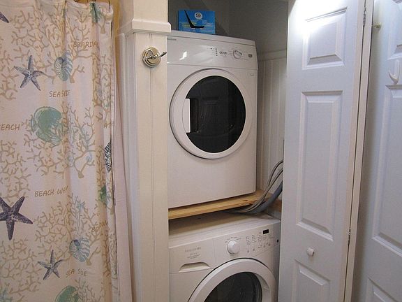 5th image of 10 Windemere Rd #2