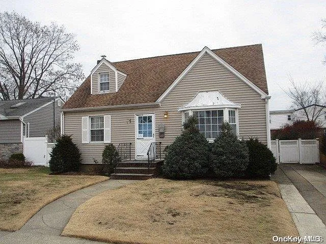 74 Carl Street photo 1