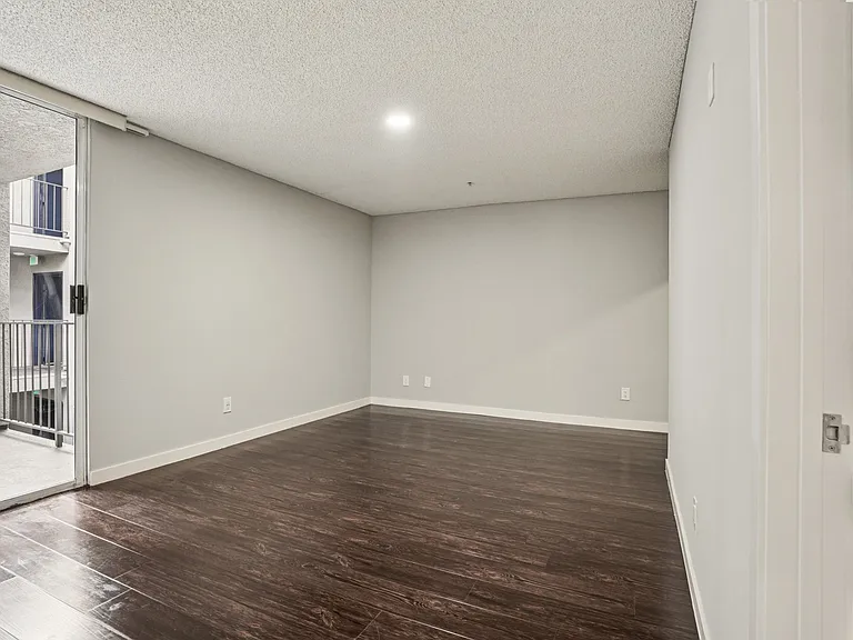 Windfaire Apartments — Photo 41