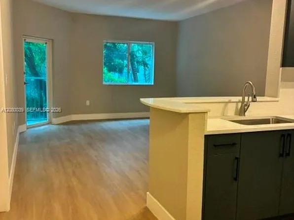 6001 SW 70th St, South Miami, FL