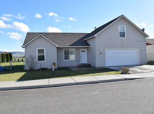 809 Skylstad St, Mabton, WA