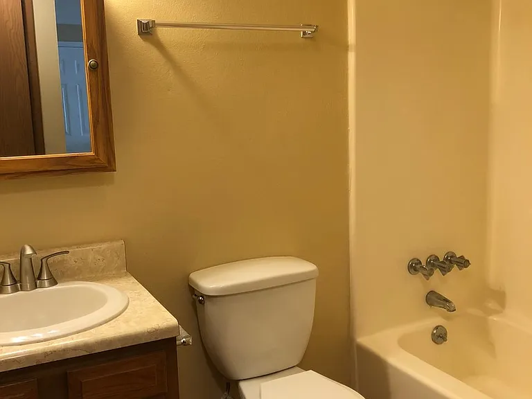 469 Glendale Dr — Photo 10