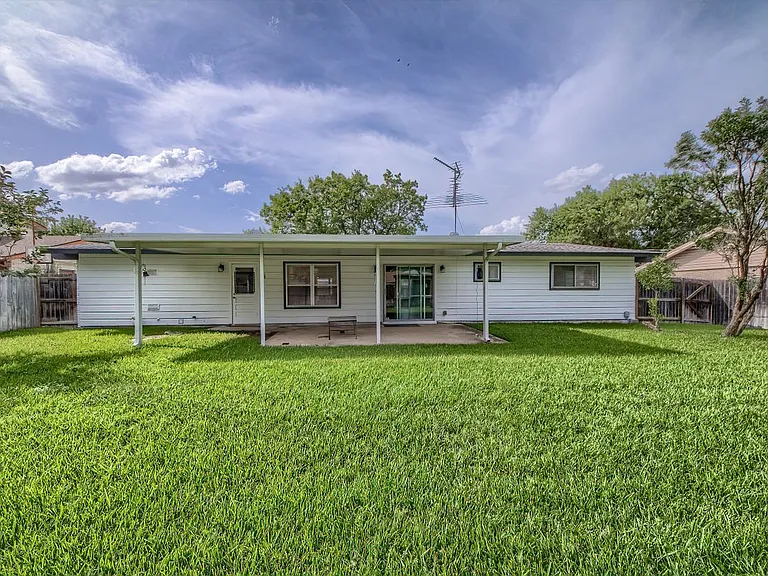 3106 Manila Dr — Photo 27