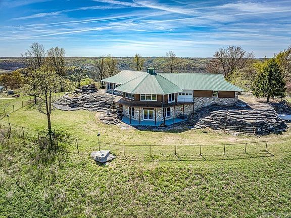 2nd image of 13949 Bear Creek Dr