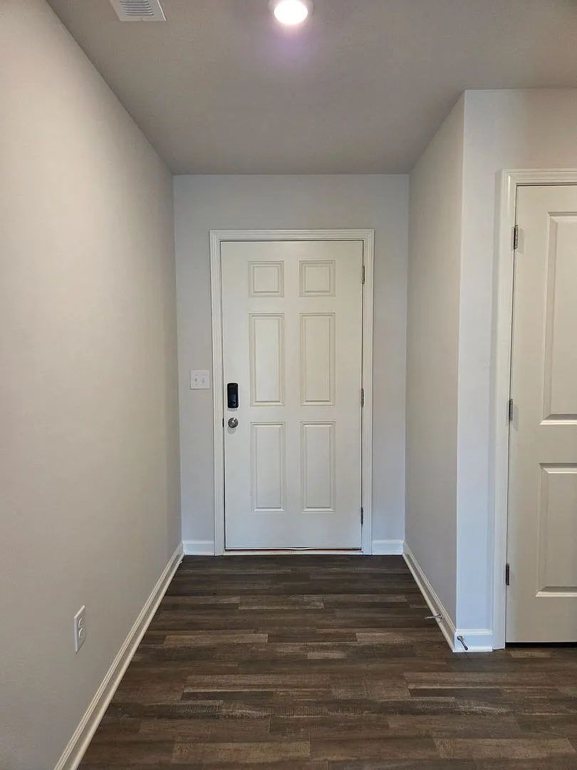 132 Elegance Way — Photo 2