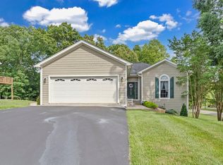 1017 Joffrey Dr, Huddleston, VA 24104