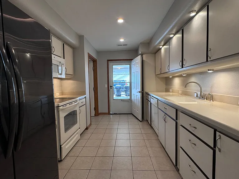 822 SE 44th Ter — Photo 5