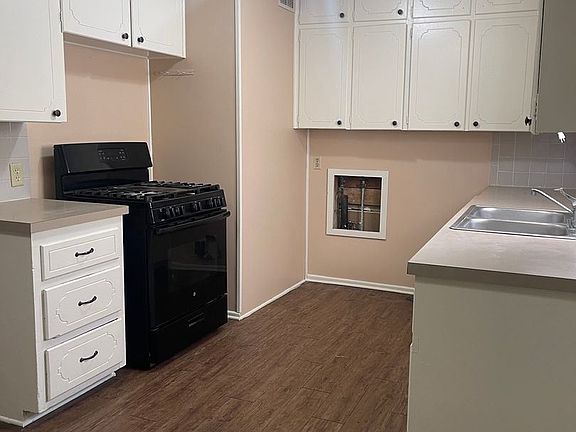 4th image of 4421 46th St