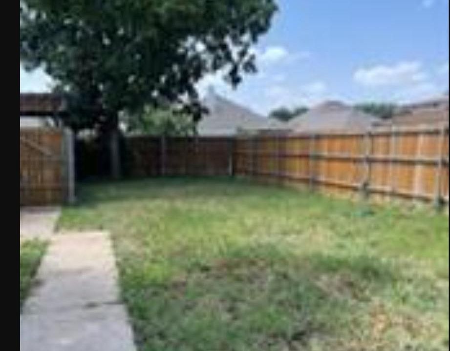 2nd image of 2028 Santa Anna Dr