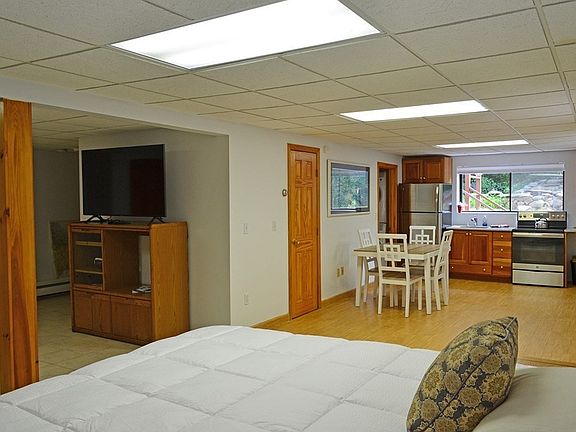 3rd image of 12 Brooks Ln #B