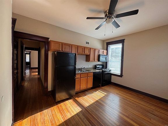 4th image of 3845 Michigan Ave