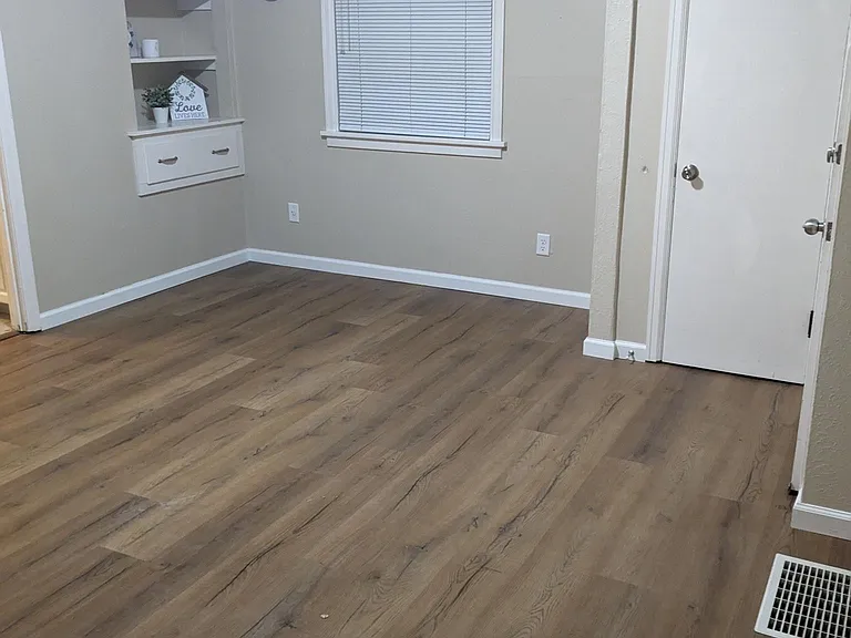 3142 Glencairn Ave — Photo 2