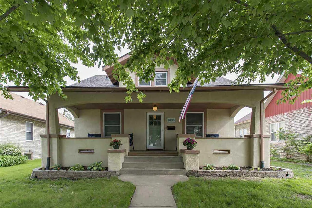 1430 E High St photo 1