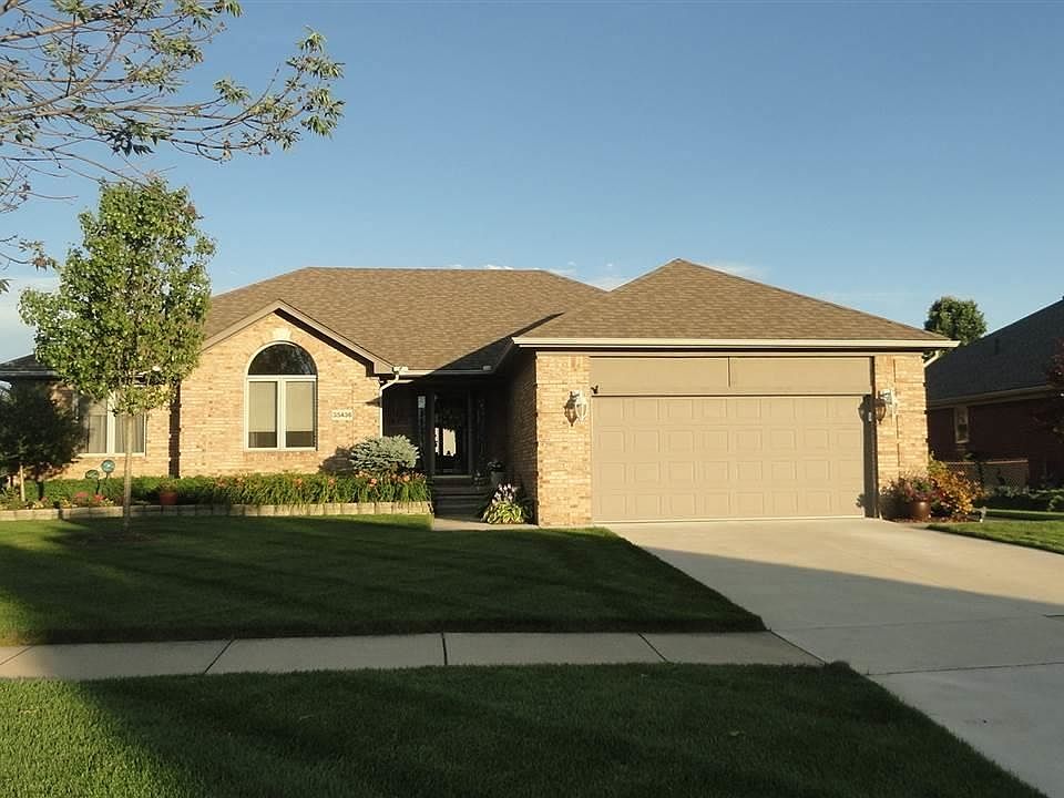 1st image of 35436 Saint Clair Dr
