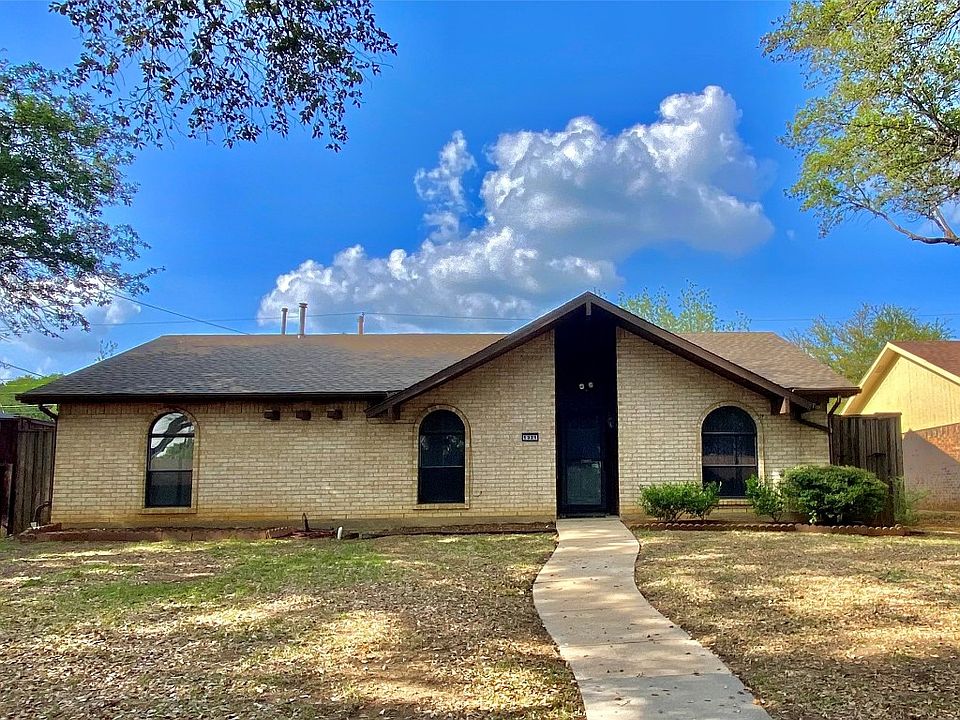 1st image of 1321 Iris Ln