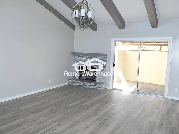 3rd image of 15 E Loma Ln