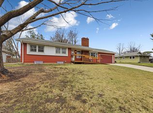 2123 Fox Pl, Mendota Heights, MN 55120