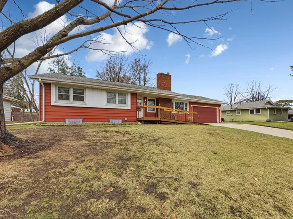 2123 Fox Pl, Mendota Heights, MN 55120