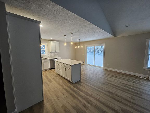 4th image of 7706 Foxtail Ct